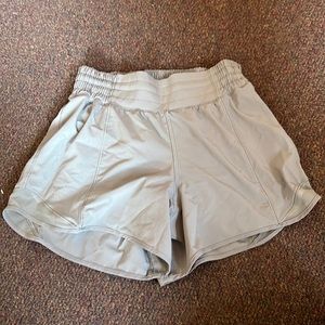 Lululemon Hotty Hot Shorts 4”